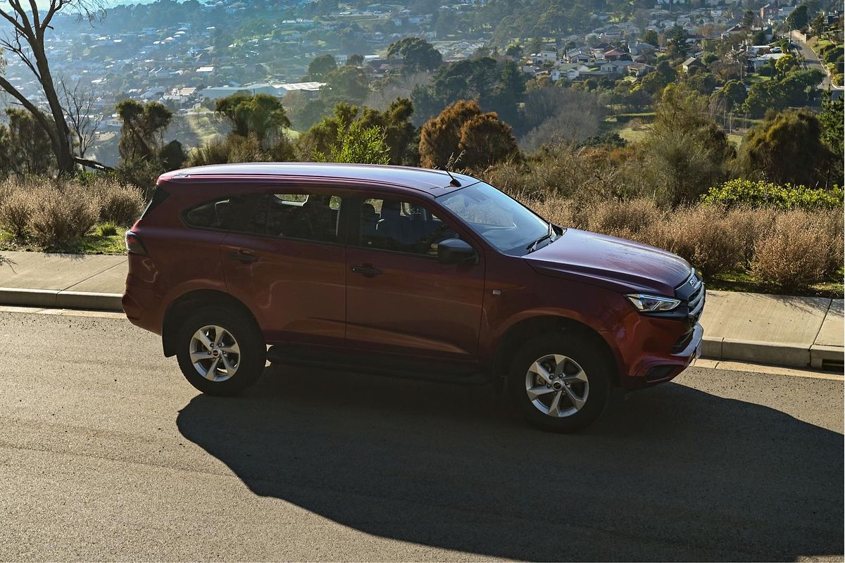 2023 Isuzu MU-X LS-M