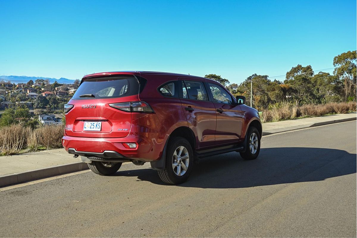 2023 Isuzu MU-X LS-M