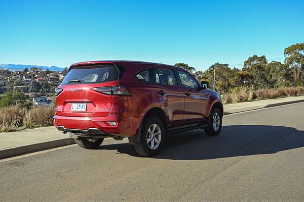 2023 Isuzu MU-X LS-M