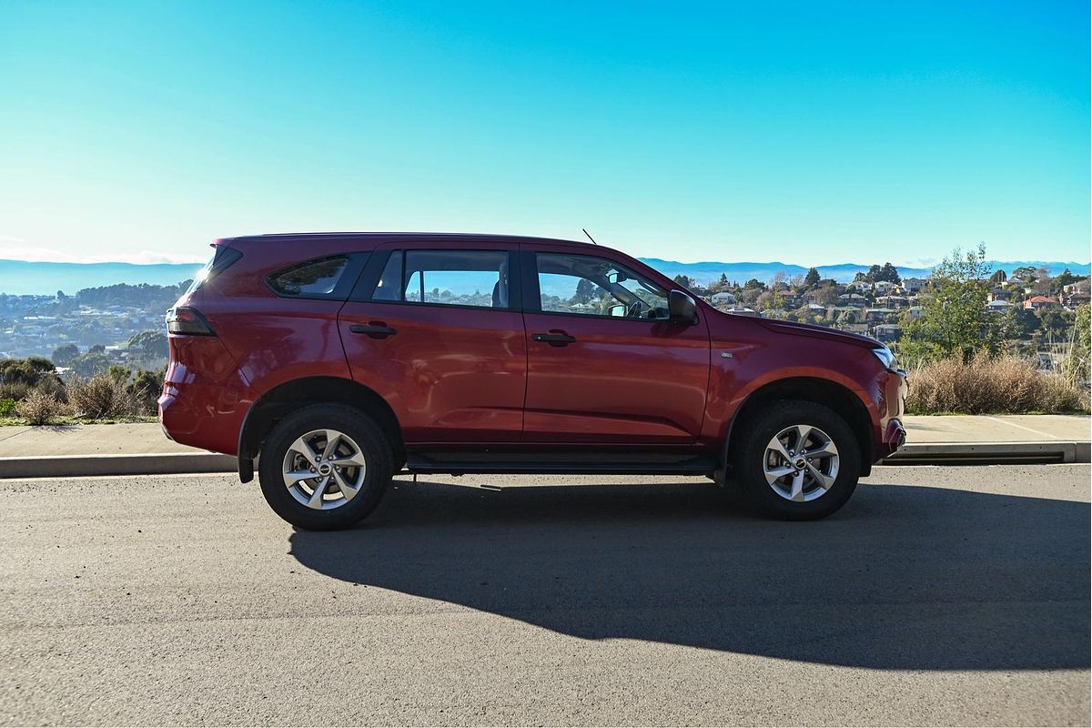 2023 Isuzu MU-X LS-M