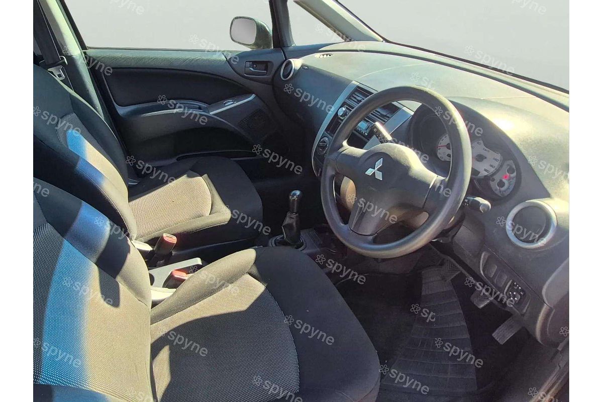 2009 Mitsubishi Colt ES RG