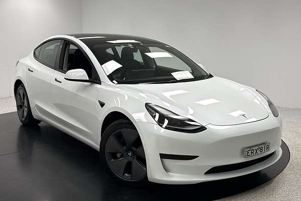 2022 Tesla Model 3 Rear-Wheel Drive