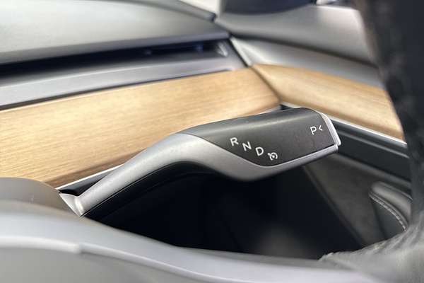 2022 Tesla Model 3 Rear-Wheel Drive