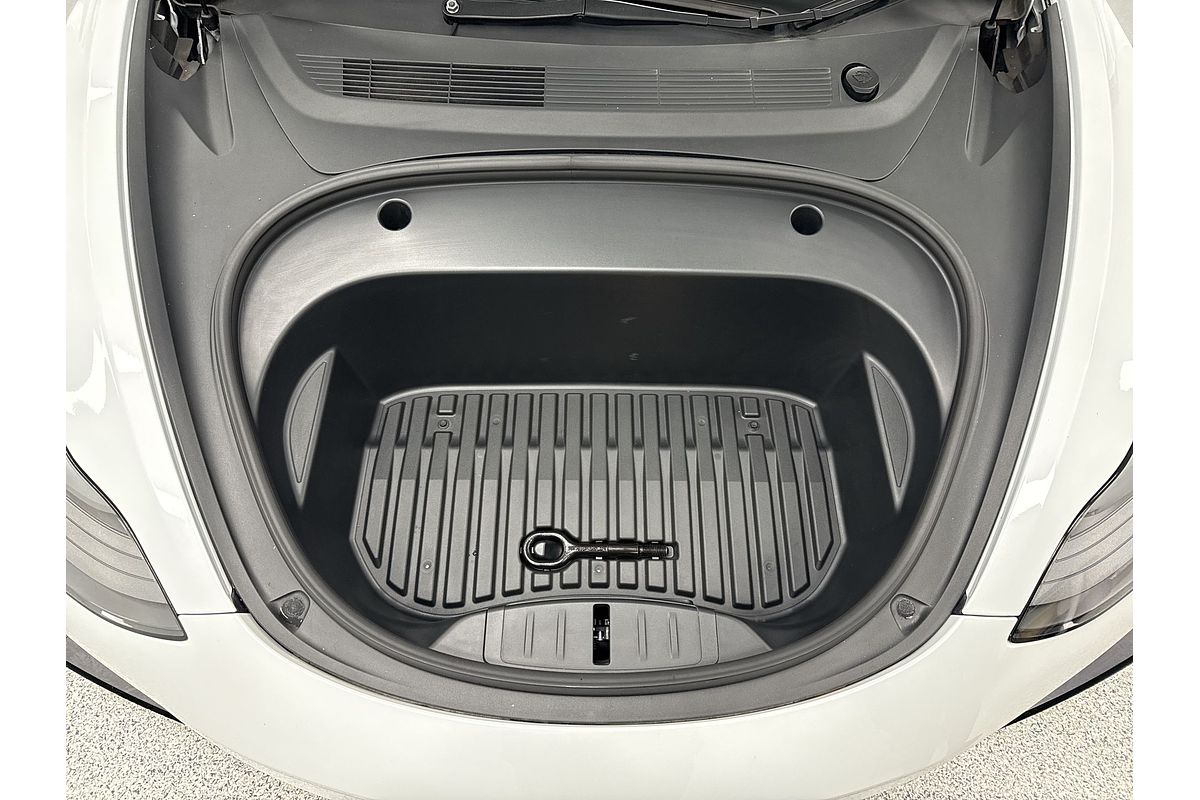 2022 Tesla Model 3 Rear-Wheel Drive