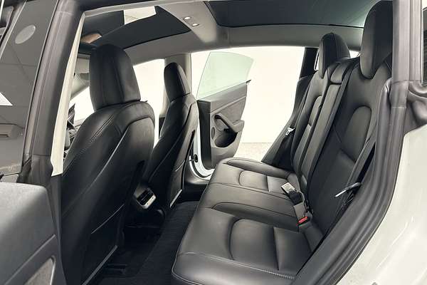 2022 Tesla Model 3 Rear-Wheel Drive