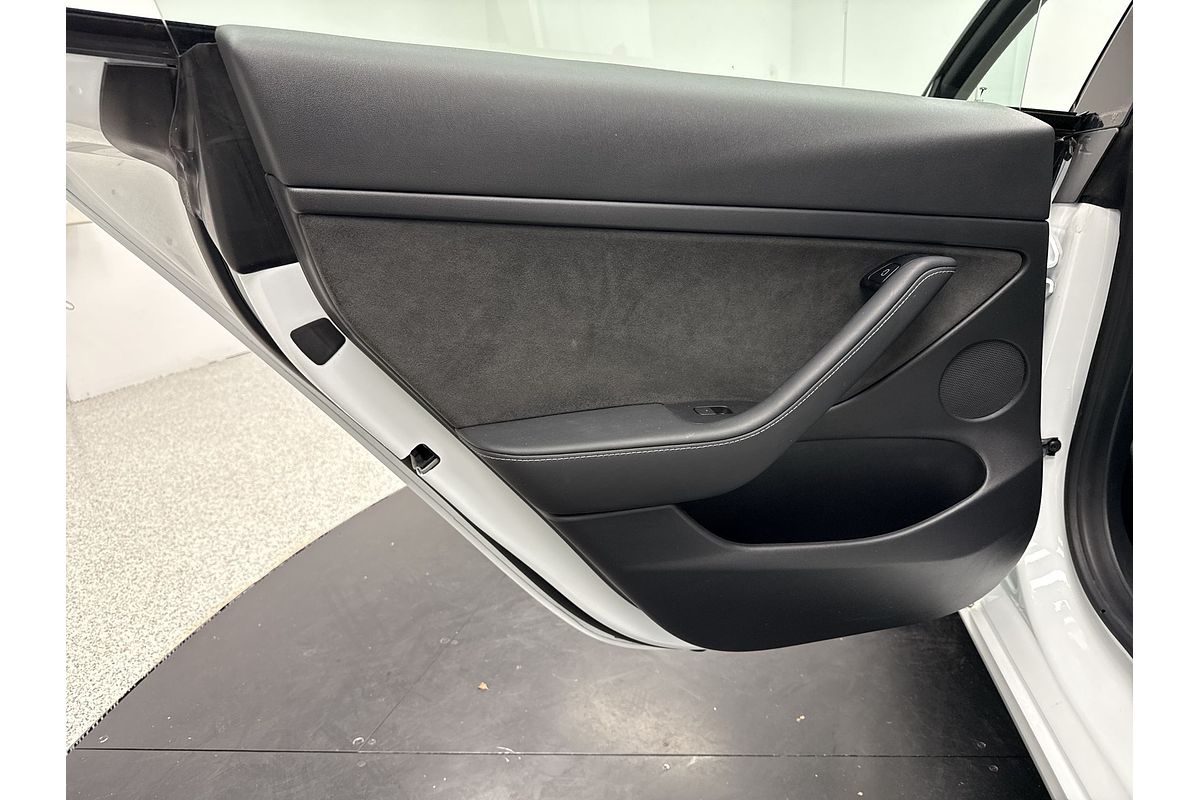 2022 Tesla Model 3 Rear-Wheel Drive