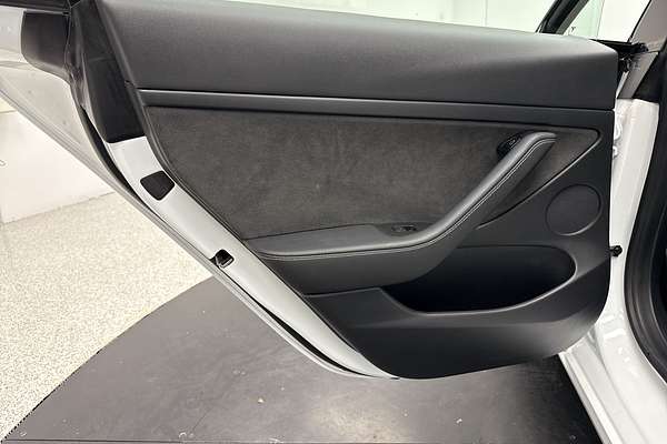 2022 Tesla Model 3 Rear-Wheel Drive