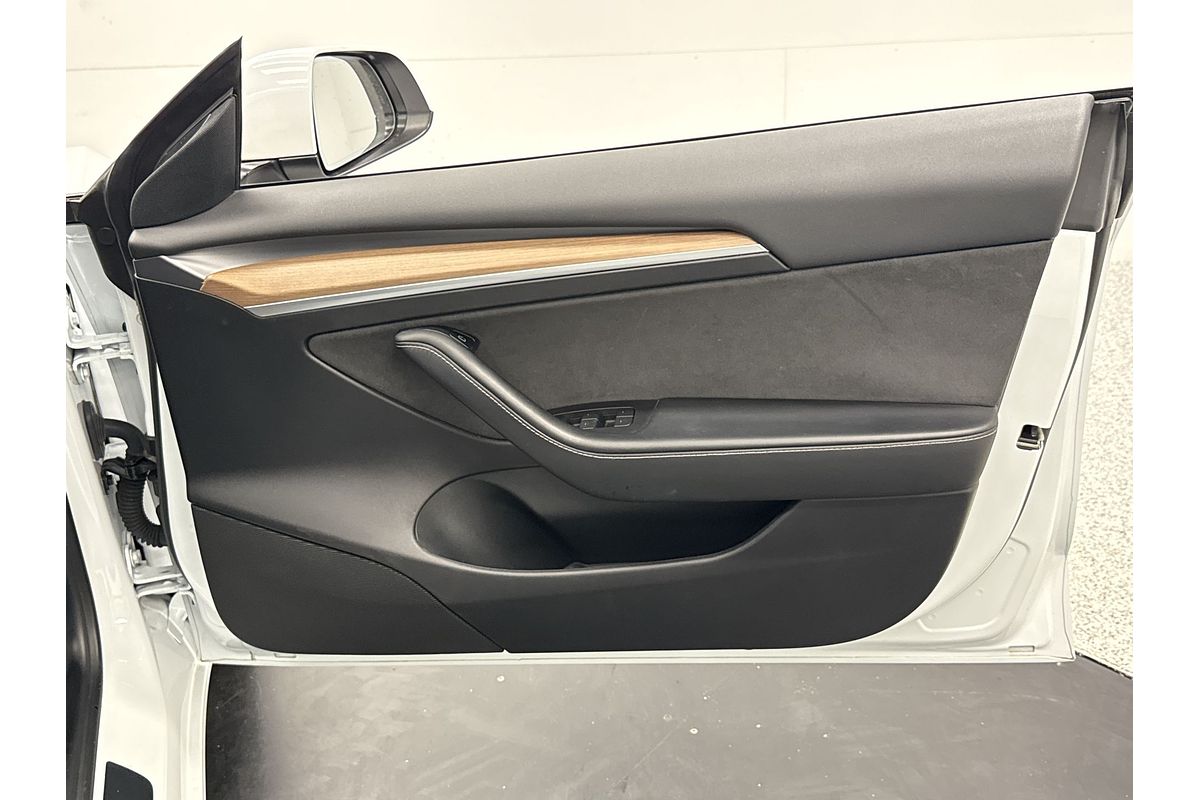 2022 Tesla Model 3 Rear-Wheel Drive