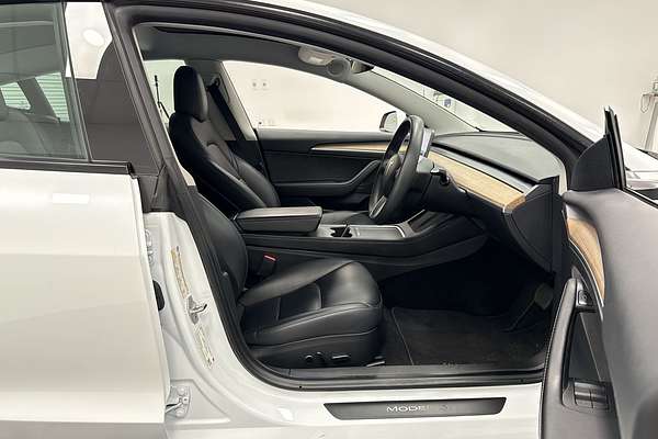 2022 Tesla Model 3 Rear-Wheel Drive