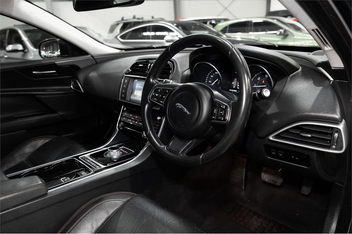 2015 Jaguar XE 20d Prestige X760