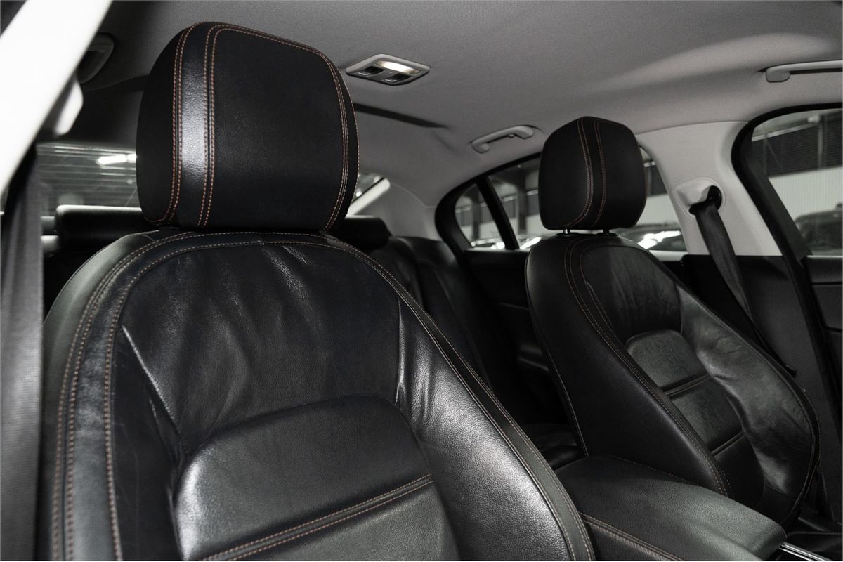 2015 Jaguar XE 20d Prestige X760