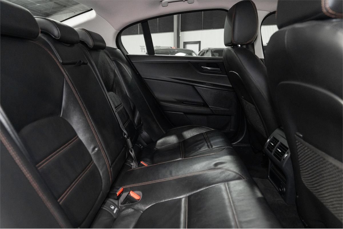 2015 Jaguar XE 20d Prestige X760