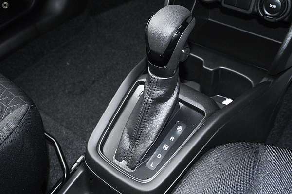 2024 Suzuki Swift Hybrid UZ
