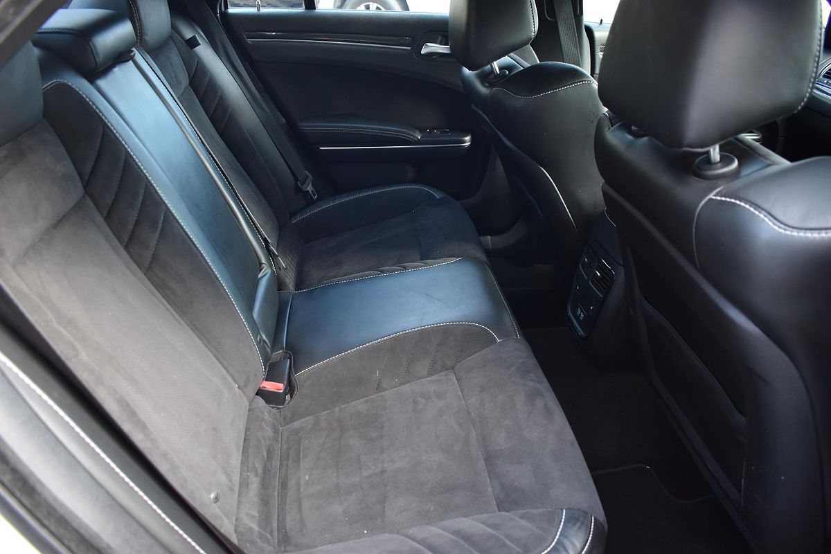2016 Chrysler 300 SRT LX