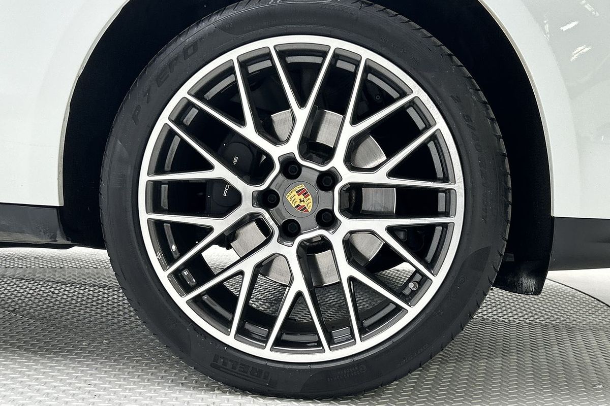 2021 Porsche Macan 95B