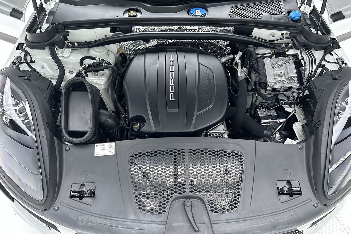 2021 Porsche Macan 95B