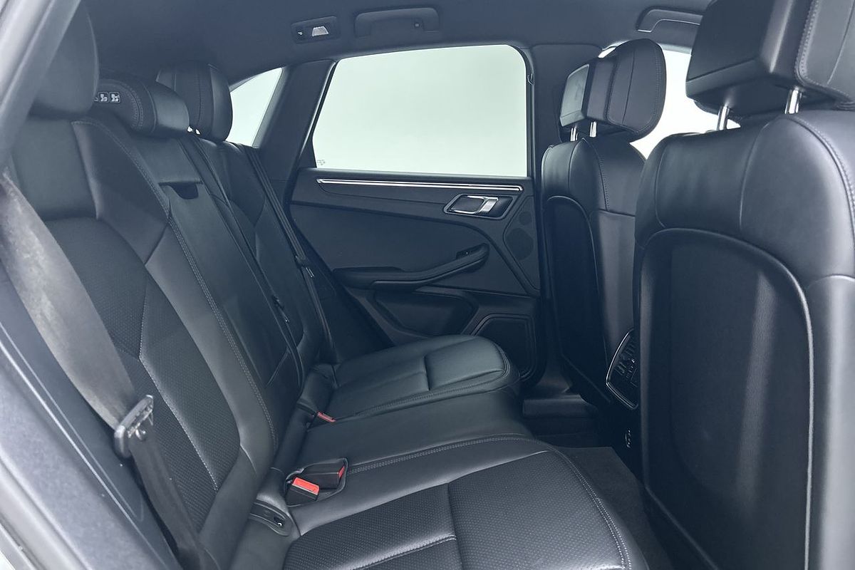 2021 Porsche Macan 95B