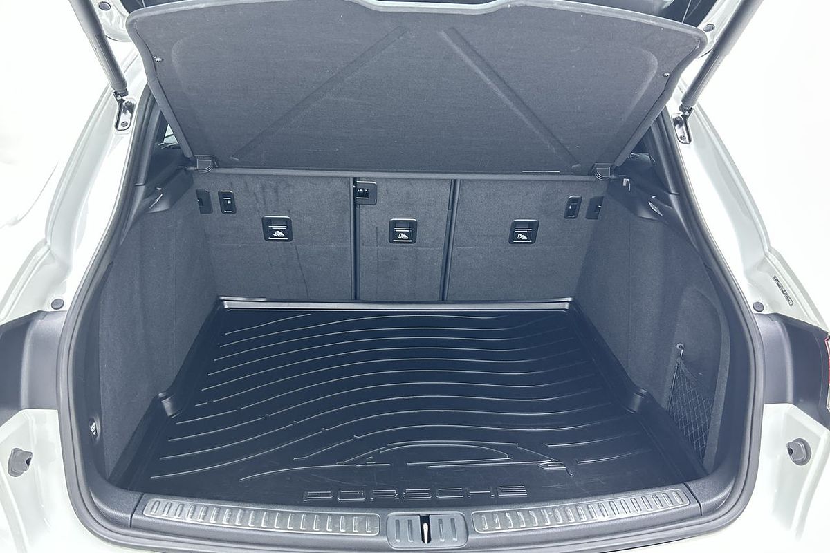 2021 Porsche Macan 95B