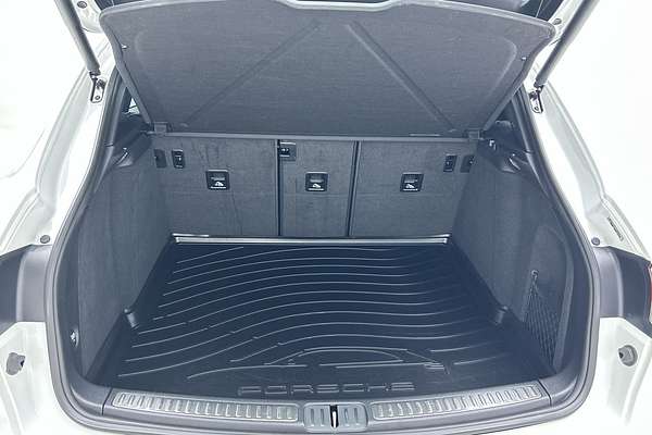 2021 Porsche Macan 95B