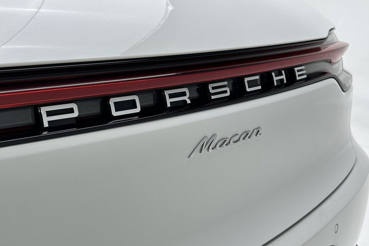 2021 Porsche Macan 95B
