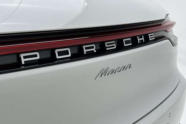 2021 Porsche Macan 95B