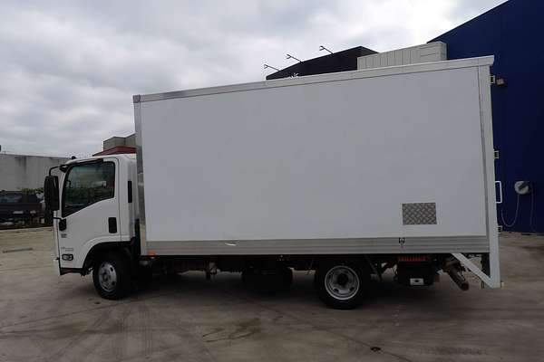 2021 Isuzu N Series NNR 45-150 Vanpack