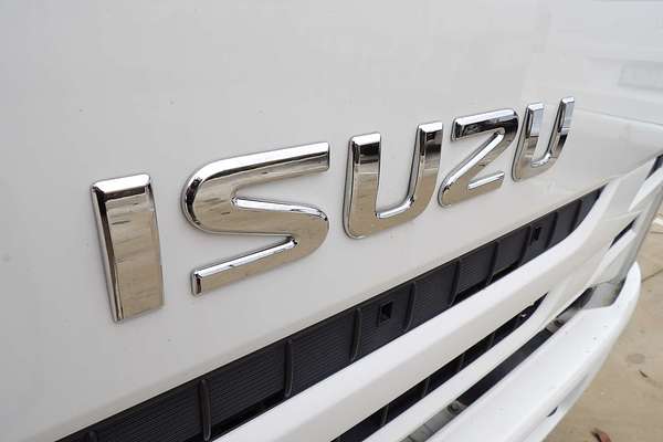 2021 Isuzu N Series NNR 45-150 Vanpack