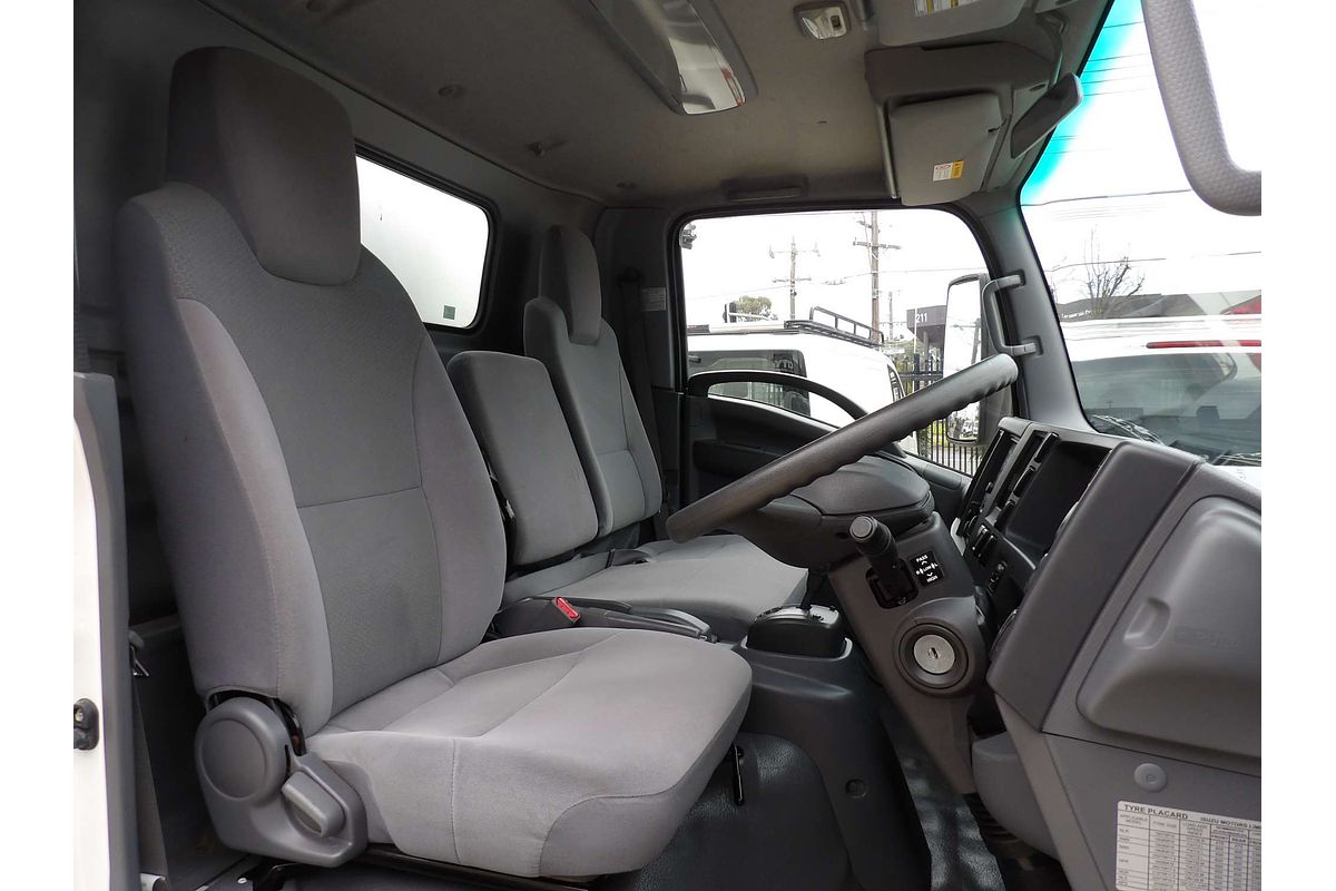 2021 Isuzu N Series NNR 45-150 Vanpack