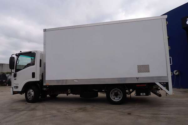 2021 Isuzu N Series NNR 45-150 Vanpack