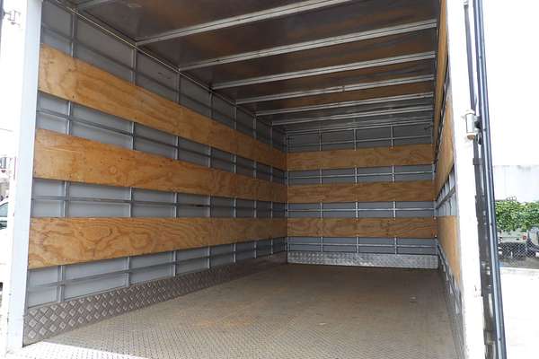 2021 Isuzu N Series NNR 45-150 Vanpack