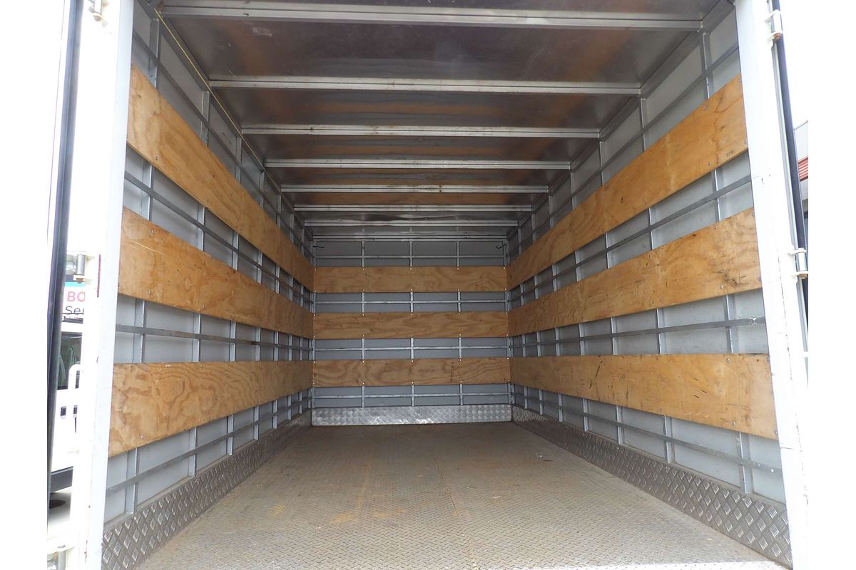 2021 Isuzu N Series NNR 45-150 Vanpack