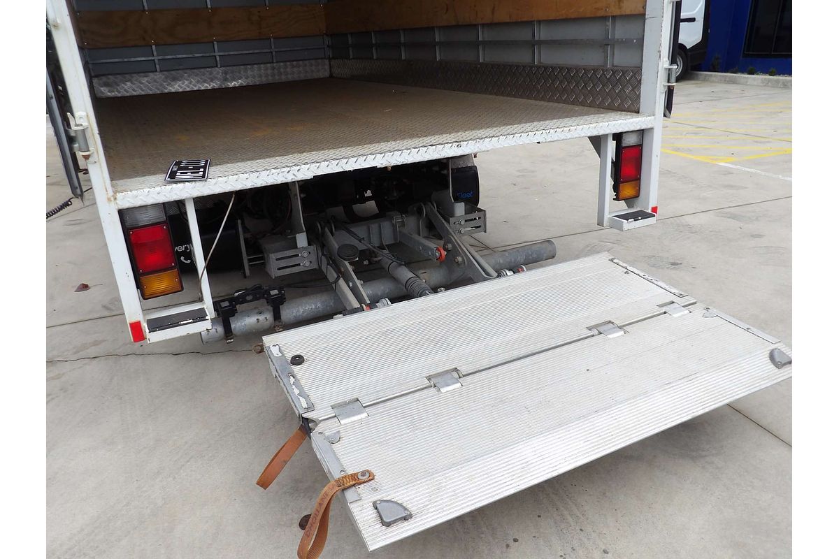 2021 Isuzu N Series NNR 45-150 Vanpack