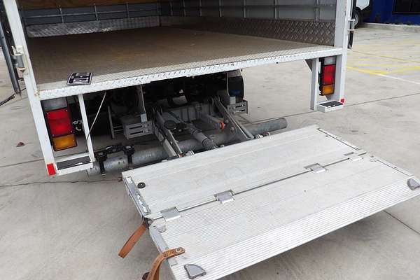 2021 Isuzu N Series NNR 45-150 Vanpack
