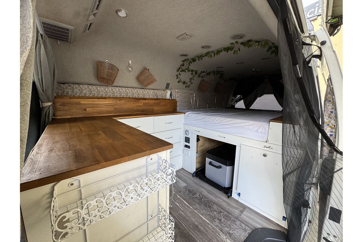 2018 Toyota Hiace Commuter KDH223R MY16