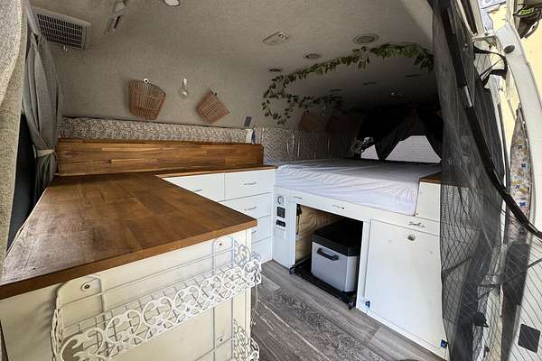 2018 Toyota Hiace Commuter KDH223R MY16
