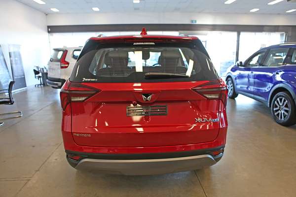2025 Mahindra XUV700 AX7L