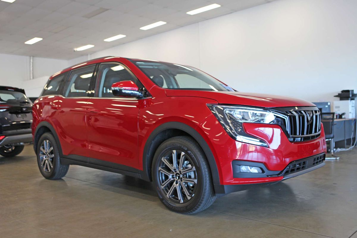 2025 Mahindra XUV700 AX7L