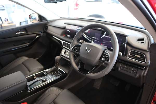 2025 Mahindra XUV700 AX7L
