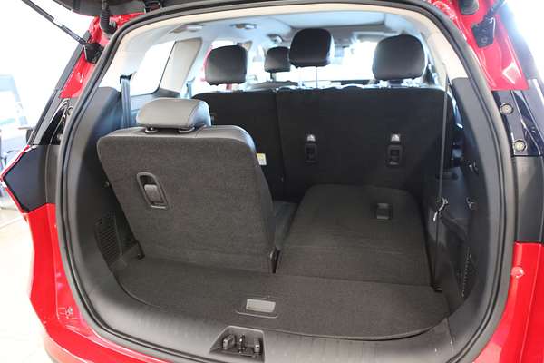2025 Mahindra XUV700 AX7L
