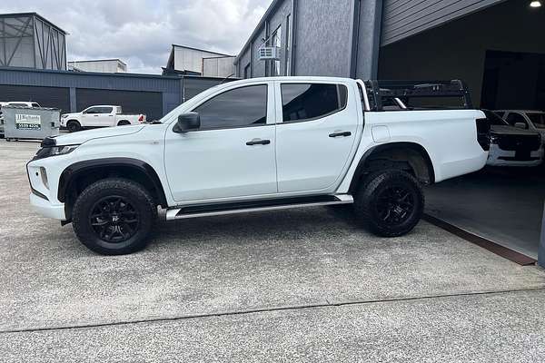 2019 Mitsubishi Triton GLX+ MR 4X4