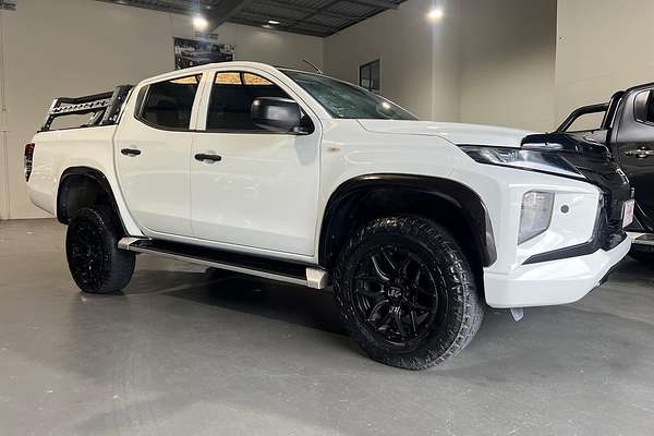 2019 Mitsubishi Triton GLX+ MR 4X4