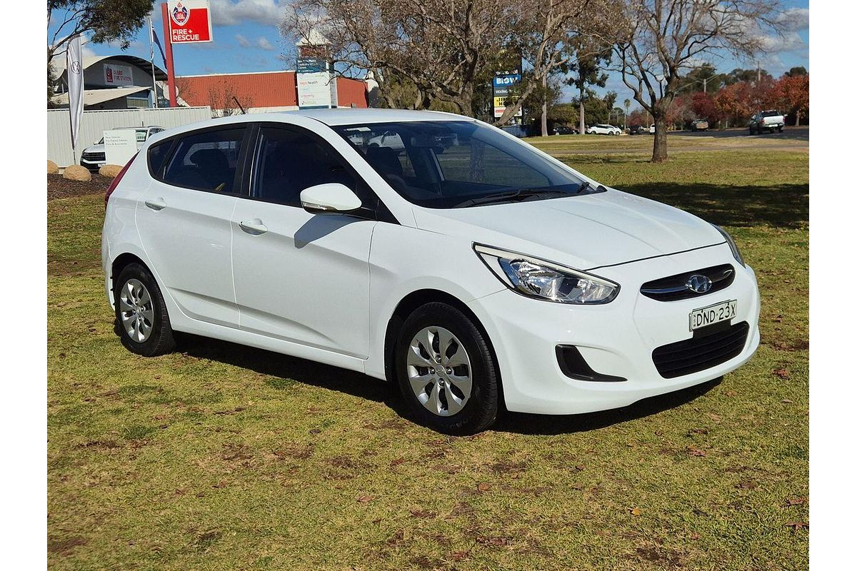 2017 Hyundai Accent Active RB4