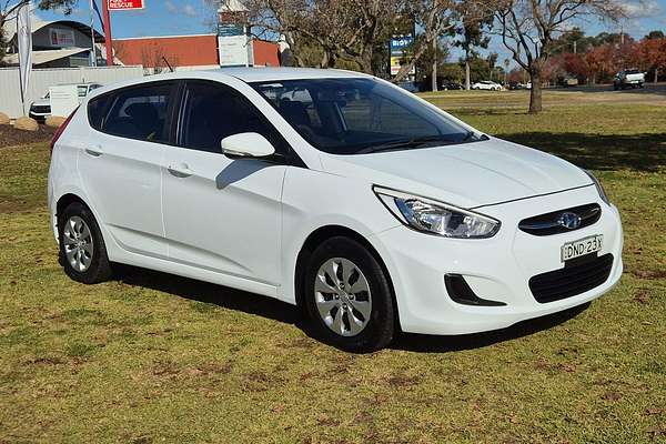 2017 Hyundai Accent Active RB4