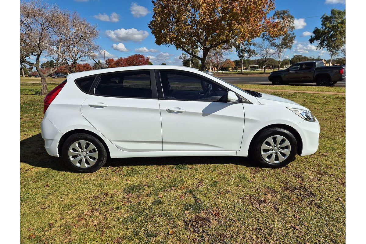 2017 Hyundai Accent Active RB4