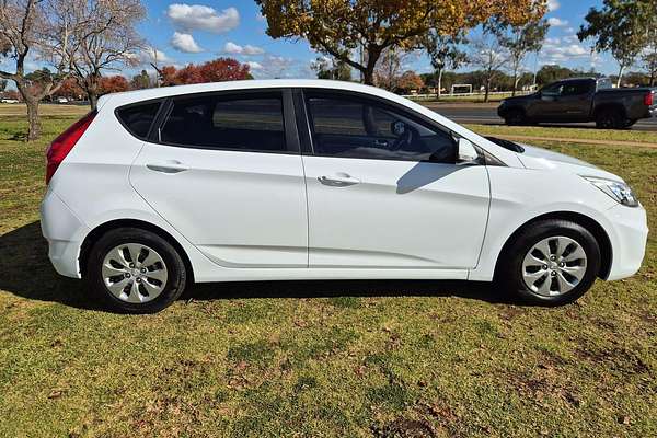 2017 Hyundai Accent Active RB4