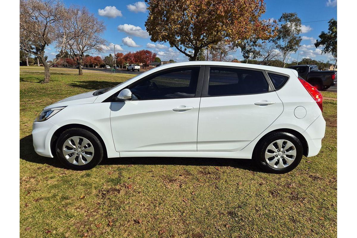 2017 Hyundai Accent Active RB4