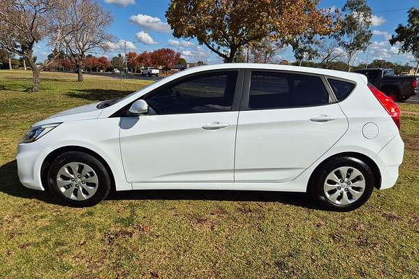 2017 Hyundai Accent Active RB4