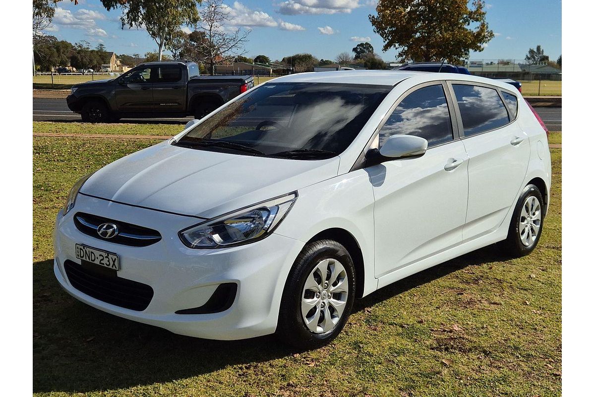 2017 Hyundai Accent Active RB4