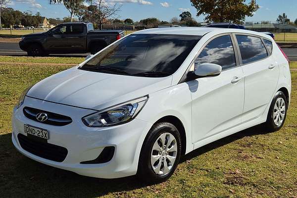 2017 Hyundai Accent Active RB4