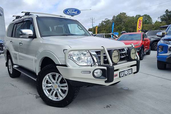 2014 Mitsubishi Pajero GLS NX